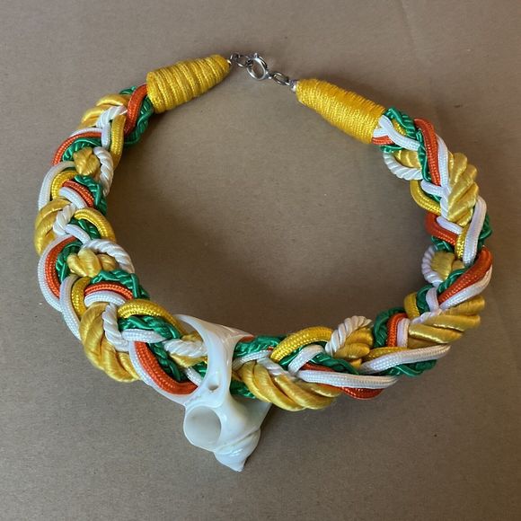 VINTAGE 18" CHUNKY NECKLACE CHOKER WHITE SEA SHELL Seashell Orange Green Yel Whi - Picture 11 of 11